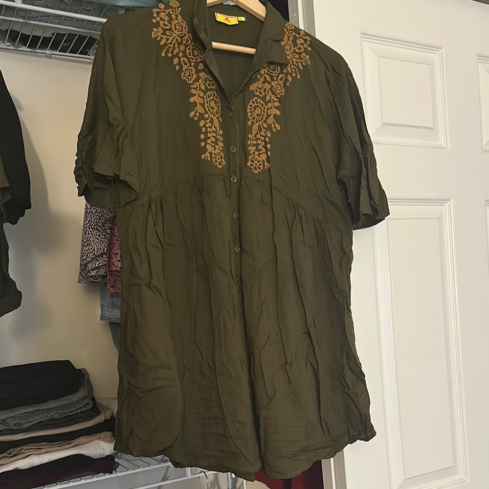 Chic Olive Pure Cotton Blouse with Floral Embroidery(handmade embroidered)